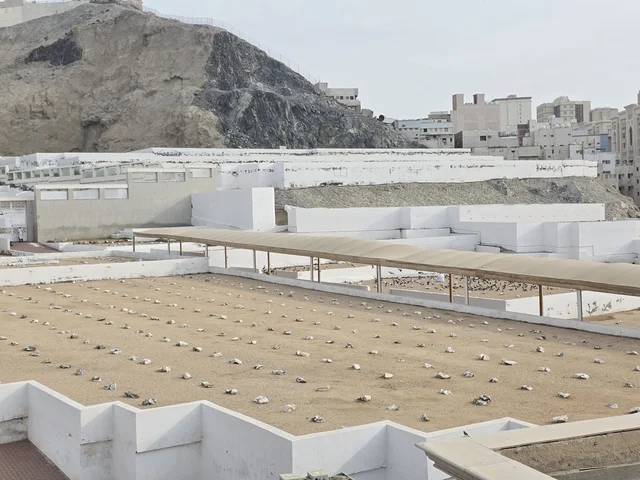 The Cemetery of Jannat al-Mu'alla (Al-Hajun Cemetery) is located at the foot of Mount Al-Hajun. It has been the main cemetery for the people of Mecca since the pre-Islamic era and is a sacred cemetery in the Islamic world, containing the grave of our mother Khadijah bint Khuwaylid, may Allah be pleased with her.
