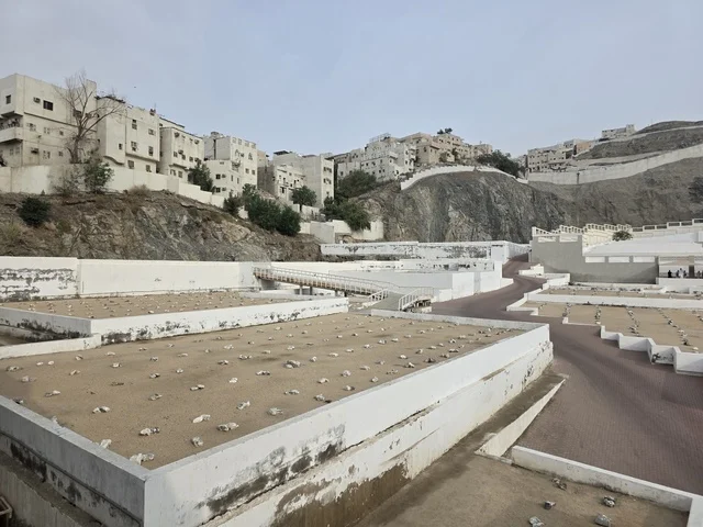 A sacred cemetery in the Islamic world, the Cemetery of Jannat al-Mu'alla (the Al-Hajun Cemetery) at the foot of Mount Al-Hajun, is the main cemetery for the people of Mecca since the pre-Islamic era, and it is the grave of our mother Khadijah bint Khuwaylid, may Allah be pleased with her.