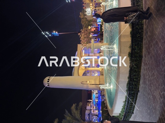 البحيرة المائية في البوليفارد ورلد في مدينة الرياض، الفن الهندسي المعماري على الطراز الحديث، الاستمتاع بالتجارب الممتعة في أبرز المناطق الترفيهية بالمملكة العربية السعودية، معالم جذب واستقطاب السائحين من أنحاء العالم