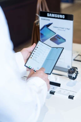 Saudi Man Using Samsung Galaxy Fold Smartphone