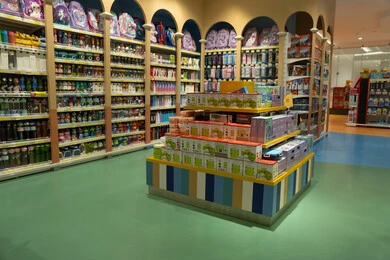 عرض مستلزمات القرطاسية والعودة للمدارس في متجر