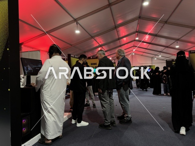 مشاركة شبابية واسعة،  فعالية جيمينق بلس (+) في جامعة الملك فهد للبترول والمعادن بالظهران، المنطقة الشرقية، المملكة العربية السعودية، يوم 28 من يناير 2026، مسابقات وتحديات ألعاب، تجربة ترفيهية رقمية مخصصة لعشّاق الألعاب الإلكترونية، أجهزة وتقنيات حديثة، أجواء حماسية تجمع بين الترفيه والتقنية.