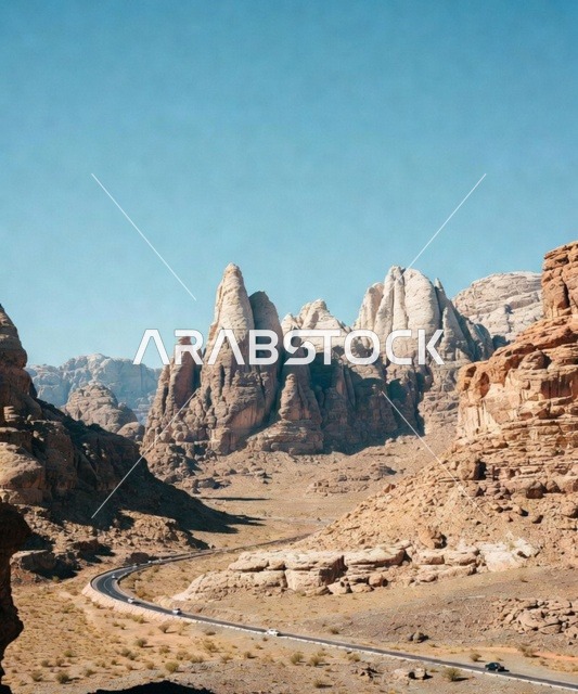 منظر طبيعي قديم في مدينة الرياض، التشكيلات والتكيونات الصخرية ، مشهد تراثي يعكس طبيعة المدينة في الماضي، تضاريس ومظاهر بيئية تقليدية توثق تاريخ المكان.