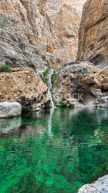 اطلالة جمالية للطبيعة الخلابة في سلطنة عمان ، سحر الطبيعة ، معالم سياحية طبيعية في سلطنة عمان