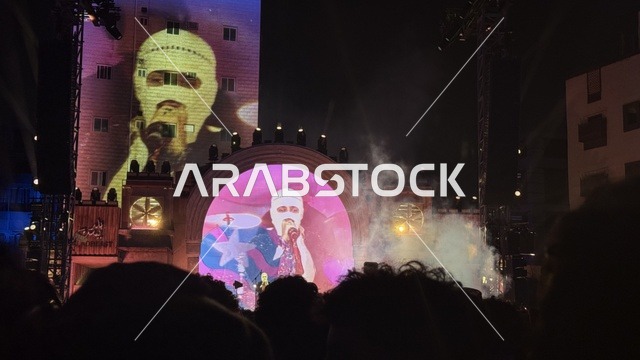 عرض موسيقي غنائي في فعالية بلد بيست في مدينة جدة التاريخية، المملكة العربية السعودية، مهرجان موسيقي وفني من تنظيم مدل بيست يوم 30 من يناير 2026، تجربة فنية معاصرة، أجواء احتفالية نابضة بالطاقة، تفاعل جماهيري واسع، الموسيقى والفن في قلب جدة وعلى مقربة من ساحل البحر الأحمر.