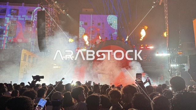 الاجواء الصاخبة والالعاب النارية في فعالية بلد بيست في مدينة جدة التاريخية، المملكة العربية السعودية، مهرجان موسيقي وفني من تنظيم مدل بيست يوم 30 من يناير 2026،  عرض موسيقي غنائي وتجربة فنية معاصرة، أجواء احتفالية نابضة بالطاقة، تفاعل جماهيري واسع، الموسيقى والفن في قلب جدة وعلى مقربة من ساحل البحر الأحمر.