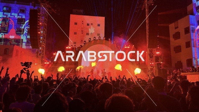 الاجواء الصاخبة والالعاب النارية في فعالية بلد بيست في مدينة جدة التاريخية، المملكة العربية السعودية، مهرجان موسيقي وفني من تنظيم مدل بيست يوم 30 من يناير 2026،  عرض موسيقي غنائي وتجربة فنية معاصرة، أجواء احتفالية نابضة بالطاقة، تفاعل جماهيري واسع، الموسيقى والفن في قلب جدة وعلى مقربة من ساحل البحر الأحمر.