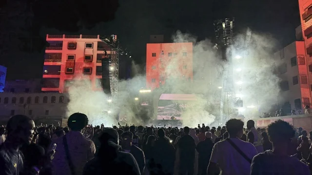 تفاعل جماهيري واسع على منصة فعالية بلد بيست في مدينة جدة التاريخية، المملكة العربية السعودية، مهرجان موسيقي وفني من تنظيم مدل بيست يوم 30 من يناير 2026،  عرض موسيقي غنائي وتجربة فنية معاصرة، أجواء احتفالية نابضة بالطاقة، الموسيقى والفن في قلب جدة وعلى مقربة من ساحل البحر الأحمر.