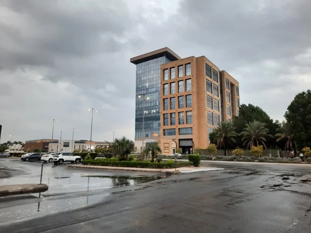 ميدان في شارع التحلية في جدة، شارع الأمير محمد بن عبد العزيز، موقع استراتيجي مميز، المؤسسة العامة لتحلية المياه المالحة في المملكة العربية السعودية