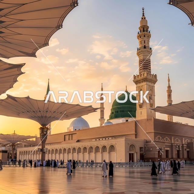 أماكن دينية إسلامية مقدسة، الفن الهندسي المعماري للمآذن والقبة الخضراء على الطراز الإسلامي، المساجد المشهورة في المملكة العربية السعودية، مفهوم العبادة والتقرب إلى الله، صورة مقربة للقبة الخضراء بالمسجد النبوي الشريف في المدينة المنورة