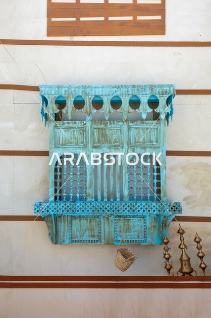 The distinction of the ancient Hijazi style and its traditional wooden decorations (the Roshans), an architectural scene from the historical buildings of Jeddah, reflects the authenticity of old Jeddah and its unique architectural heritage.
