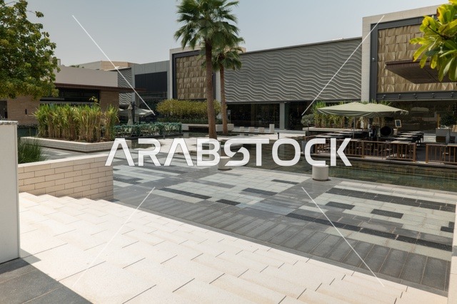 مشروع واجهة الرياض، اماكن الجلوس الخارجية في واجهه روشن في النهار، مكان ومنطقة ترفيهيه سياحية في المملكة العربية السعودية، أنشطة وفعاليات عائلية مسلية، مراكز التسلية والترفيه والتسوق التجاري في مدينة الرياض