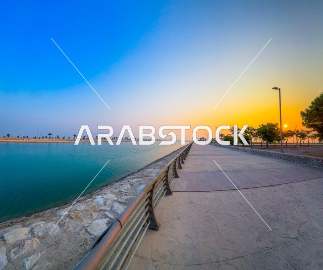 الأعمال الفنية الهندسية المعمارية وسط الطبيعة البحرية، كورنيش الخبر في مدينة الدمام، الأماكن السياحية الساحلية المشهورة في المملكة العربية السعودية, مناطق الرحلات والجولات البحرية الترفيهية, استقطاب وجذب السائحين من جميع أنحاء العالم