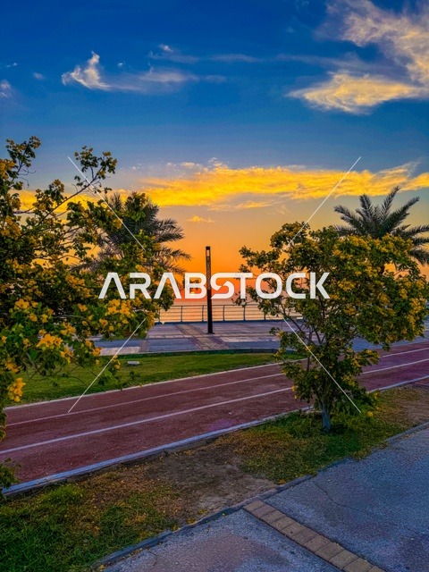 الأماكن السياحية الساحلية المشهورة في المملكة العربية السعودية, اطلالة على كورنيش الخبر في مدينة الدمام،مناطق الرحلات والجولات البحرية الترفيهية, استقطاب وجذب السائحين من جميع أنحاء العالم