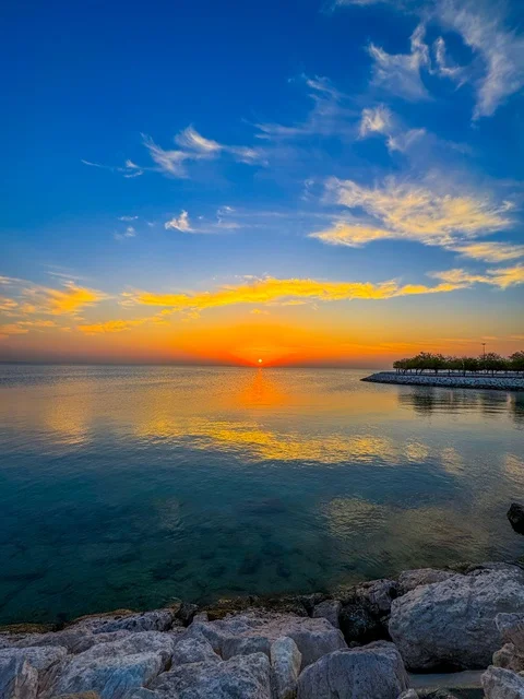 الأماكن السياحية الساحلية المشهورة في المملكة العربية السعودية, اطلالة على كورنيش الخبر في مدينة الدمام،مناطق الرحلات والجولات البحرية الترفيهية, استقطاب وجذب السائحين من جميع أنحاء العالم