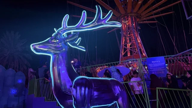 A place to have a good time, the Hyde Park Winter Festival from November 14, 2025, to January 1, 2026, the Jeddah Season 2025 event, and Winter Wonderland Jeddah in the Al-Shatea neighborhood near the corniche on King Abdulaziz Road, a major winter entertainment destination.