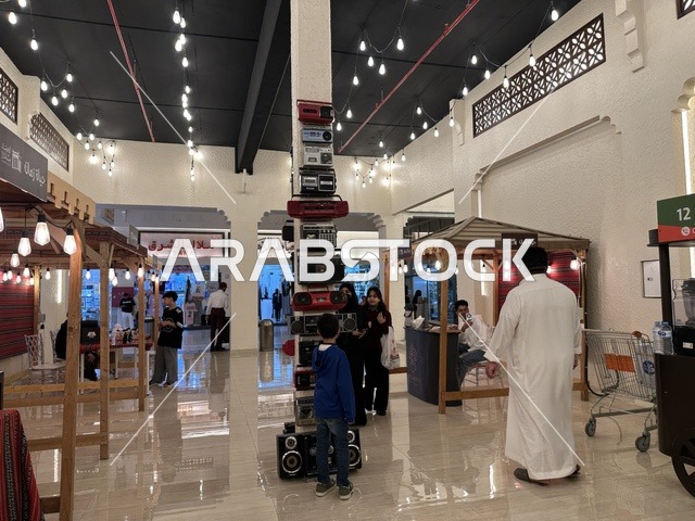 فعالية تراثية في فصل الشتاء، متحف الطيبين في فعالية حياة زمان في أسواق الحياة بلازا في مدينة الدمام بالمنطقة الشرقية 9 يناير 2026 ، محاكاة تفاصيل الحياة القديمة ونمط حياة الأجداد