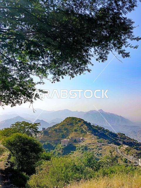 القمم والمرتفعات و التكوينات الصخرية،  الطبيعة  والجبال الشاهقة في محافظة فيفاء بمنطقة جازان جنوب المملكة العربية السعودية