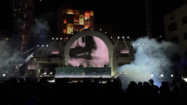 The audience interacted with an Arab artist on the platform of the Balad Beast event in the historic city of Jeddah, Saudi Arabia, a music and arts festival organized by MDL Beast on January 30, 2026. It featured a musical performance and a contemporary artistic experience, with music and art at the heart of Jeddah, close to the Red Sea coast.