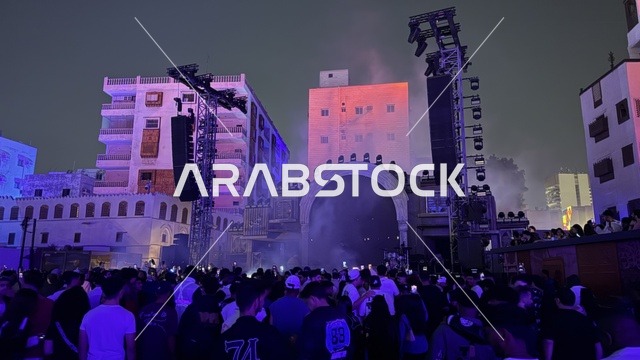 الاجواء الصاخبة والاحتفالات في فعالية بلد بيست في مدينة جدة التاريخية، المملكة العربية السعودية، مهرجان موسيقي وفني من تنظيم مدل بيست يوم 30 من يناير 2026،  عرض موسيقي غنائي وتجربة فنية معاصرة،  الموسيقى والفن في قلب جدة وعلى مقربة من ساحل البحر الأحمر.