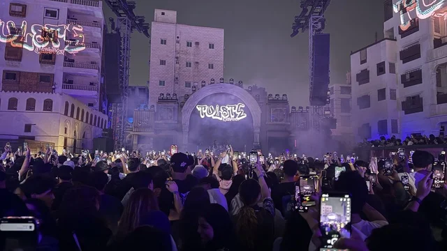 مهرجان موسيقي وفني من تنظيم مدل بيست يوم 30 من يناير 2026،   فعالية بلد بيست في مدينة جدة التاريخية، المملكة العربية السعودية،عرض موسيقي غنائي وتجربة فنية معاصرة،  الموسيقى والفن في قلب جدة وعلى مقربة من ساحل البحر الأحمر.