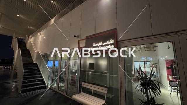 بيئة حضرية تحتضن الإبداع والفنون الحديثة ، حي جميل في مدينة جدة، المملكة العربية السعودية، وجهة ثقافية وفنية معاصرة، معارض فنية ومساحات إبداعية، فعاليات ثقافية ومجتمعية متنوعة، مقاهي ومناطق تجمع فني