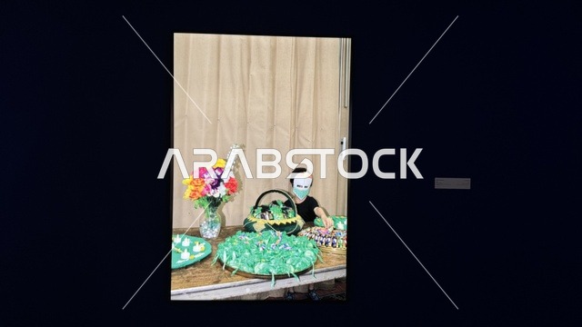 عرض الصور المتحركة في معرض الرسوم المتحركة في مدينة جدة، المملكة العربية السعودية، فعالية فنية وترفيهية مخصصة لعالم الأنيميشن، عرض شخصيات وأعمال كرتونية، تجارب تفاعلية وعروض بصرية، أنشطة تعليمية وترفيهية للأطفال والعائلات، أجواء تجمع الفن والتقنية.