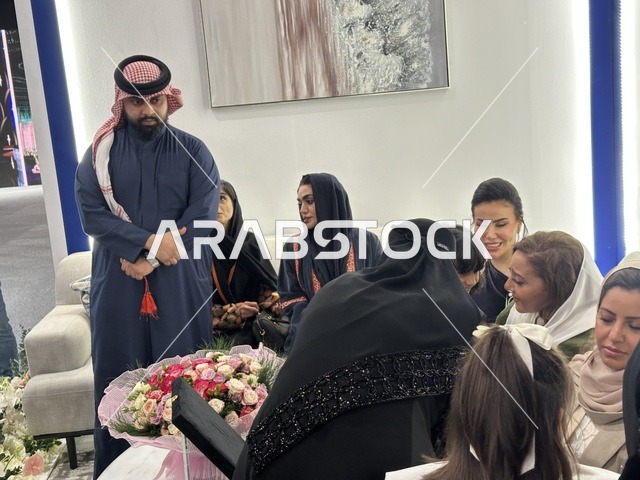 تفاعل مباشر مع الزوار فى معرض المصممين والمصممات فى المنطقة الشرقية يوم 29 من ديسمبر 2025 ، المملكة العربية السعودية، منصة إبداعية للأزياء والتصميم،  إبراز الهوية والابتكار، تجارب تذوق مميزة، أجواء راقية داخل المعرض