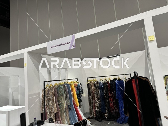 منصة إبداعية للأزياء والتصميم ، معرض المصممين والمصممات فى المنطقة الشرقية يوم 29 من ديسمبر 2025 ، المملكة العربية السعودية، إبراز الهوية والابتكار، تجارب تذوق مميزة،  تفاعل مباشر مع الزوار ، أجواء راقية داخل المعرض