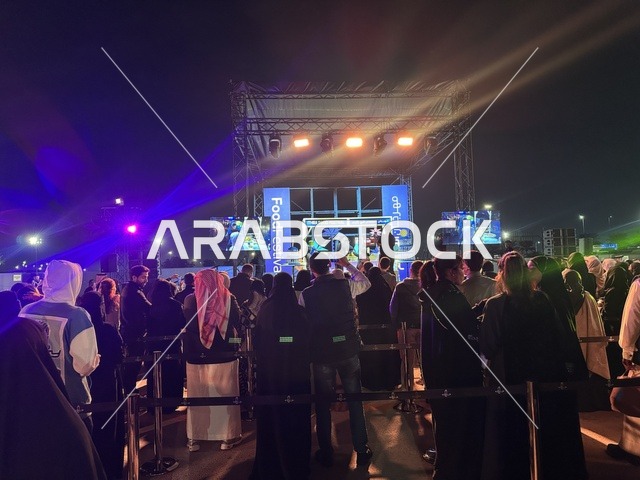 عرض موسيقي غنائي  فى مهرجان للطعام فى حدائق إثراء الخارجية بالظهران، الشرقية ، المملكة العربية السعودية، يوم 28 من ديسمبر 2025 ،  تجربة تذوق عالمية ، جلسات خارجية ممتعه، مطاعم دولية ومحلية ، أجواء عائلية وترفيهية