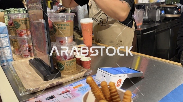 تجربة تذوق عالمية  فى مهرجان للطعام فى حدائق إثراء الخارجية بالظهران، الشرقية ، المملكة العربية السعودية، يوم 28 من ديسمبر 2025 ، جلسات خارجية ممتعه، مطاعم دولية ومحلية ، أجواء عائلية وترفيهية