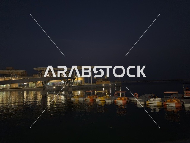 الواجهة البحرية  لمجمع ذا موف بمدينة الجبيل الصناعية  في المنطقة الشرقية،  كورنيش الجبيل ، معلم ترفيهي وتجاري متكامل،  أجواء نابضة بالحياة لعام ٢٠٢٥