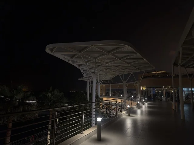 الواجهة البحرية  لمجمع ذا موف بمدينة الجبيل الصناعية  في المنطقة الشرقية،  كورنيش الجبيل ، معلم ترفيهي وتجاري متكامل،  أجواء نابضة بالحياة لعام ٢٠٢٥