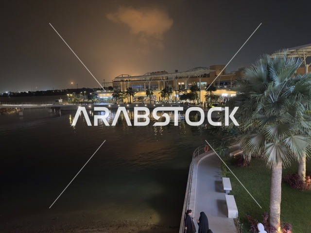 الواجهة البحرية  لمجمع ذا موف بمدينة الجبيل الصناعية  في المنطقة الشرقية،  كورنيش الجبيل ، معلم ترفيهي وتجاري متكامل،  أجواء نابضة بالحياة لعام ٢٠٢٥