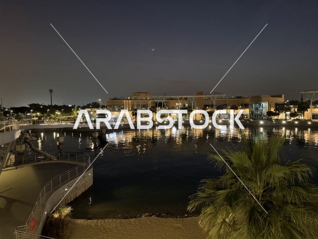 الواجهة البحرية  لمجمع ذا موف بمدينة الجبيل الصناعية  في المنطقة الشرقية،  كورنيش الجبيل ، معلم ترفيهي وتجاري متكامل،  أجواء نابضة بالحياة لعام ٢٠٢٥