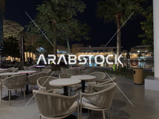 معلم ترفيهي وتجاري متكامل، مقهي فى مجمع ذا موف بمدينة الجبيل الصناعية  في المنطقة الشرقية،  كورنيش الجبيل ، أجواء نابضة بالحياة لعام ٢٠٢٥