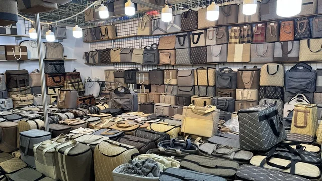 تجربة تسوق عالمية في عروس البحر الأحمر، تجمعٌ دولي ضخم لأرقى الصناعات، منصة تسويقية شاملة تجمع ثقافات الشعوب، معرض المنتجات العربية والعالمية بمدينة جدة، 19 من ديسمبر 2025 وحتى 3 من يناير 2026