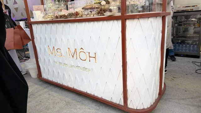 عربة الطعام المتنقلة في فعالية " أنا وأنت يا رمضان " في مدينة جدة، المملكة العربية السعودية، يوم  1 من فبراير 2026، تجربة رمضانية اجتماعية وثقافية، عروض رمضانية، جلسات عائلية وأجواء روحانية، فعاليات ترفيهية مستوحاة من روح الشهر الفضيل، معرض تجاري ، أجواء دافئة تعزز قيم المشاركة والاحتفاء برمضان.