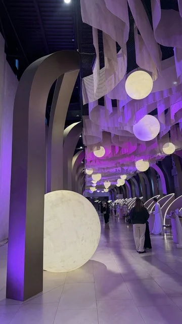 ديكور واضواء فعالية " أنا وأنت يا رمضان " في مدينة جدة، المملكة العربية السعودية، يوم  1 من فبراير 2026، تجربة رمضانية اجتماعية وثقافية، عروض رمضانية، جلسات عائلية وأجواء روحانية، فعاليات ترفيهية مستوحاة من روح الشهر الفضيل، معرض تجاري ، أجواء دافئة تعزز قيم المشاركة والاحتفاء برمضان.