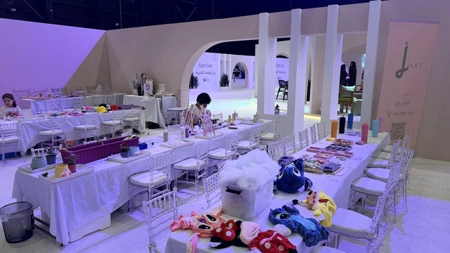 نشاط تفاعلي في فعالية " أنا وأنت يا رمضان " في مدينة جدة، المملكة العربية السعودية، يوم  1 من فبراير 2026، تجربة رمضانية اجتماعية وثقافية، عروض رمضانية، جلسات عائلية وأجواء روحانية، فعاليات ترفيهية مستوحاة من روح الشهر الفضيل، معرض تجاري ، أجواء دافئة تعزز قيم المشاركة والاحتفاء برمضان.