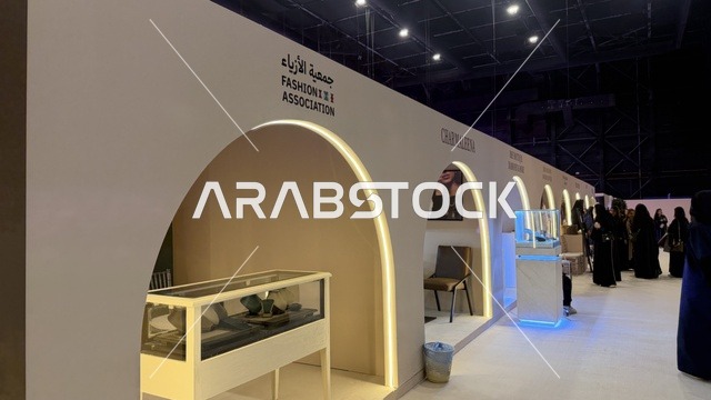 معرض تجاري في فعالية " أنا وأنت يا رمضان " في مدينة جدة، المملكة العربية السعودية، يوم  1 من فبراير 2026، تجربة رمضانية اجتماعية وثقافية، عروض رمضانية، جلسات عائلية وأجواء روحانية، فعاليات ترفيهية مستوحاة من روح الشهر الفضيل ، أجواء دافئة تعزز قيم المشاركة والاحتفاء برمضان.