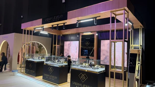 معرض تجاري في فعالية " أنا وأنت يا رمضان " في مدينة جدة، المملكة العربية السعودية، يوم  1 من فبراير 2026، تجربة رمضانية اجتماعية وثقافية، عروض رمضانية، جلسات عائلية وأجواء روحانية، فعاليات ترفيهية مستوحاة من روح الشهر الفضيل ، أجواء دافئة تعزز قيم المشاركة والاحتفاء برمضان.