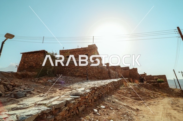 العمران العسيري، بيت قديم من الطين بمنطقة عسير، أماكن تاريخية أثرية في المملكة العربية السعودية ،المداميك، الهندسة المعمارية القديمة