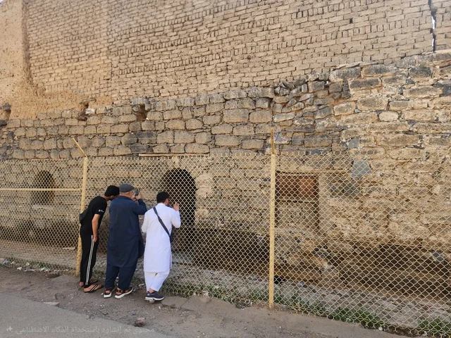 معالم وأماكن اسلامية مقدسة، العبادة والتقرب إلى الله تعالى، منزل علي بن ابي طالب يقع بجوار المسجد النبوي الشريف في المملكة العربية السعودية، أماكن سياحية تراثية في المملكة معالم وأماكن اسلامية مقدسة، العبادة والتقرب إلى الله تعالى، منزل علي بن ابي طالب يقع بجوار المسجد النبوي الشريف في المملكة العربية السعودية، أماكن سياحية تراثية في المملكة