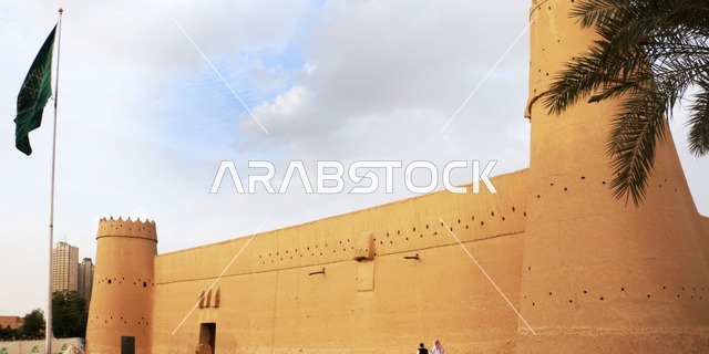 اماكن اثرية سياحية في السعودية، الهندسة المعمارية القديمة، متحف قصر المصمك التاريخي في مدينة الرياض في المملكة العربية السعودية، معالم الرياض التاريخية، قصر المصمك التراثي