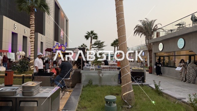 كوفي ومطعم في فعالية " أنا وأنت يا رمضان " في مدينة جدة، المملكة العربية السعودية، يوم 1 من فبراير 2026، تجربة رمضانية اجتماعية وثقافية، أنشطة تفاعلية وعروض رمضانية، جلسات عائلية وأجواء روحانية، فعاليات ترفيهية مستوحاة من روح الشهر الفضيل، أجواء دافئة تعزز قيم المشاركة والاحتفاء برمضان.