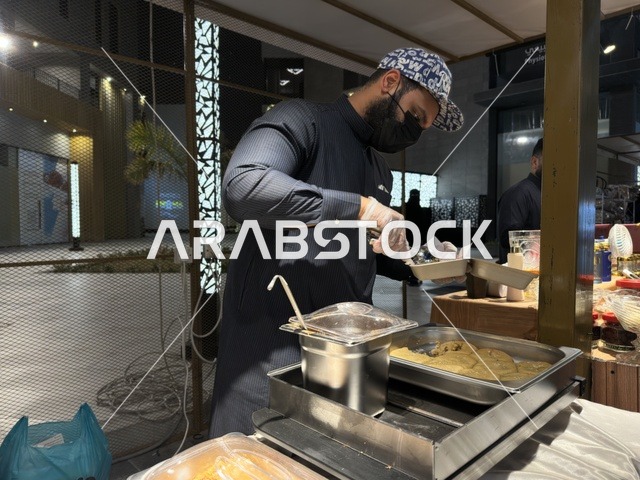 كوفي ومطعم في فعالية " أنا وأنت يا رمضان " في مدينة جدة، المملكة العربية السعودية، يوم 1 من فبراير 2026، تجربة رمضانية اجتماعية وثقافية، أنشطة تفاعلية وعروض رمضانية، جلسات عائلية وأجواء روحانية، فعاليات ترفيهية مستوحاة من روح الشهر الفضيل، أجواء دافئة تعزز قيم المشاركة والاحتفاء برمضان.