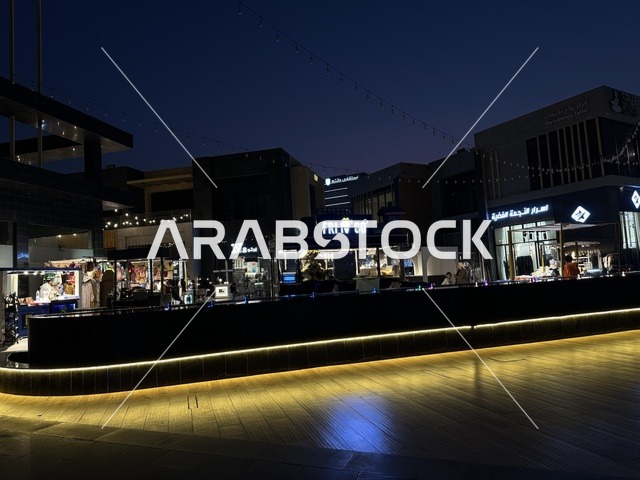 شارع النافورة  في فعالية " أنا وأنت يا رمضان " في مدينة جدة، المملكة العربية السعودية، يوم 1 من فبراير 2026، تجربة رمضانية اجتماعية وثقافية، أنشطة تفاعلية وعروض رمضانية، جلسات عائلية وأجواء روحانية، فعاليات ترفيهية مستوحاة من روح الشهر الفضيل، أجواء دافئة تعزز قيم المشاركة والاحتفاء برمضان.