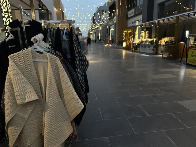 علامة تجارية محلية  في فعالية " أنا وأنت يا رمضان " في مدينة جدة، المملكة العربية السعودية، يوم 1 من فبراير 2026، تجربة رمضانية اجتماعية وثقافية، أنشطة تفاعلية وعروض رمضانية، جلسات عائلية وأجواء روحانية، فعاليات ترفيهية مستوحاة من روح الشهر الفضيل، أجواء دافئة تعزز قيم المشاركة والاحتفاء برمضان.