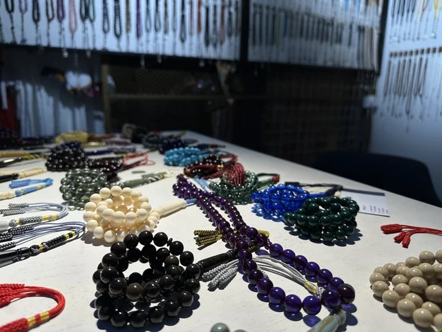 سبح رمضانية في فعالية " أنا وأنت يا رمضان " في مدينة جدة، المملكة العربية السعودية، يوم 1 من فبراير 2026، تجربة رمضانية اجتماعية وثقافية، أنشطة تفاعلية وعروض رمضانية، جلسات عائلية وأجواء روحانية، فعاليات ترفيهية مستوحاة من روح الشهر الفضيل، أجواء دافئة تعزز قيم المشاركة والاحتفاء برمضان.